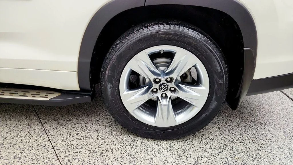 Used 2019 Blizzard Pearl Toyota Limited V6 AWD image 9