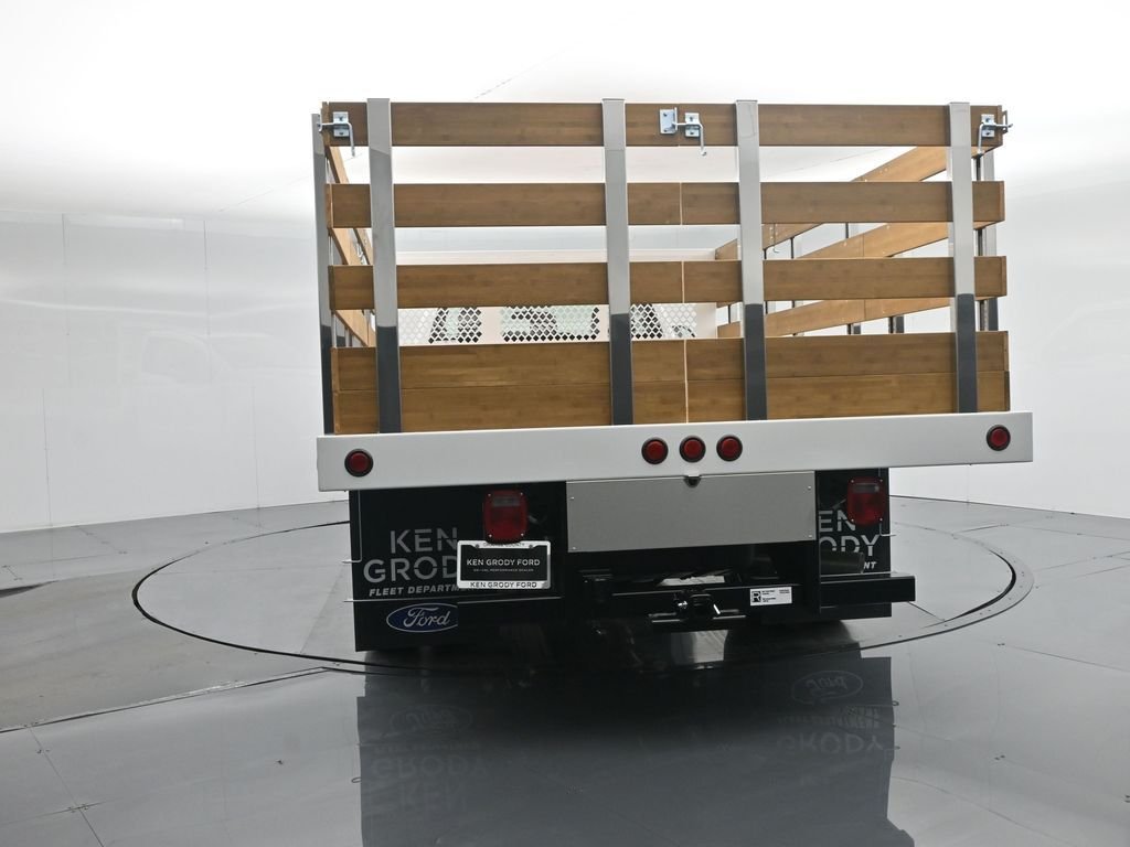 New 2026 Oxford White Ford XL image 18