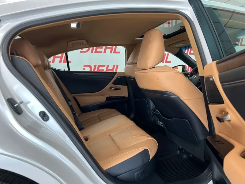 Used 2024 White Lexus 300h Luxury image 11