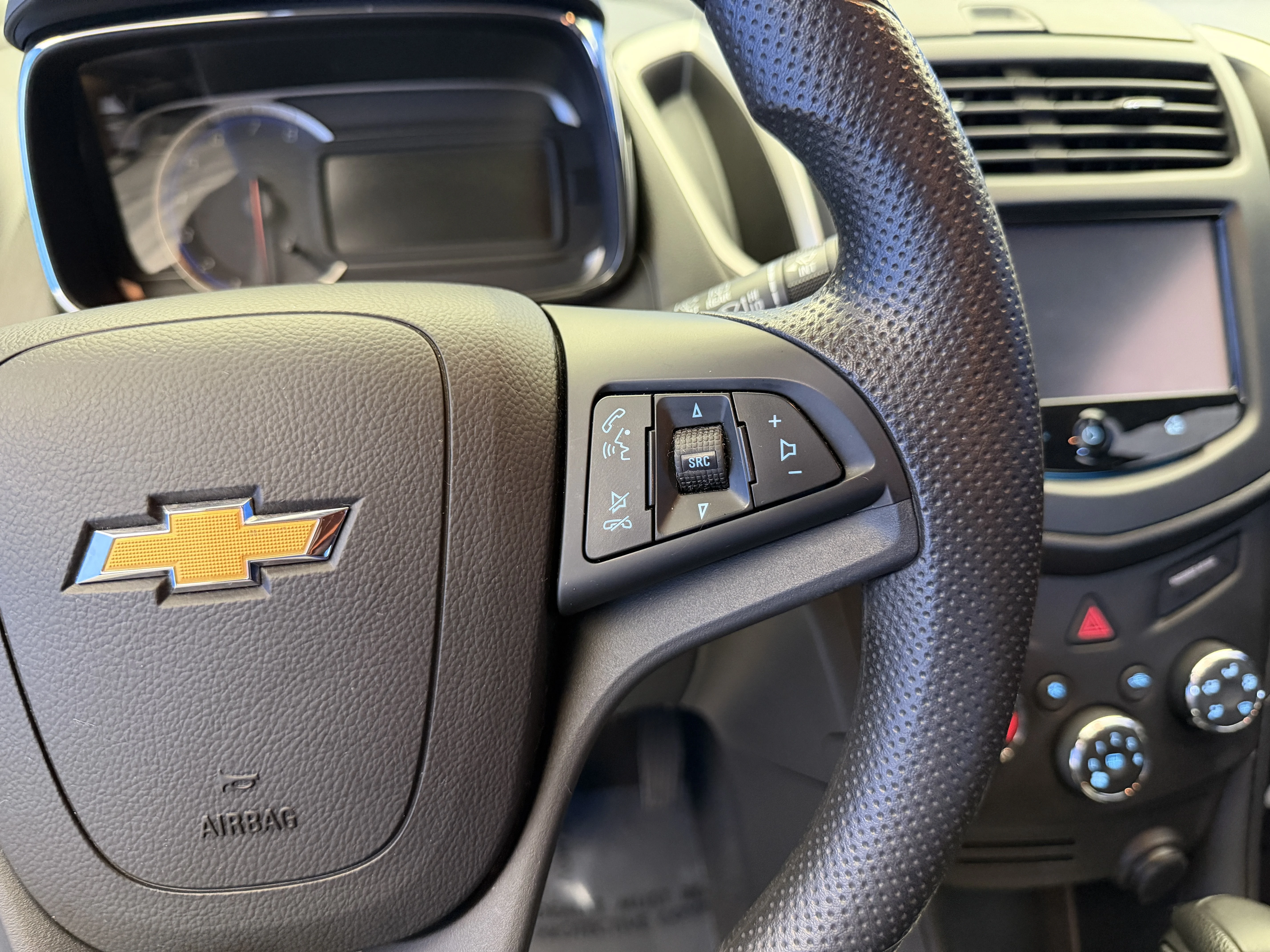 Used 2016 Summit White Chevrolet LS image 16