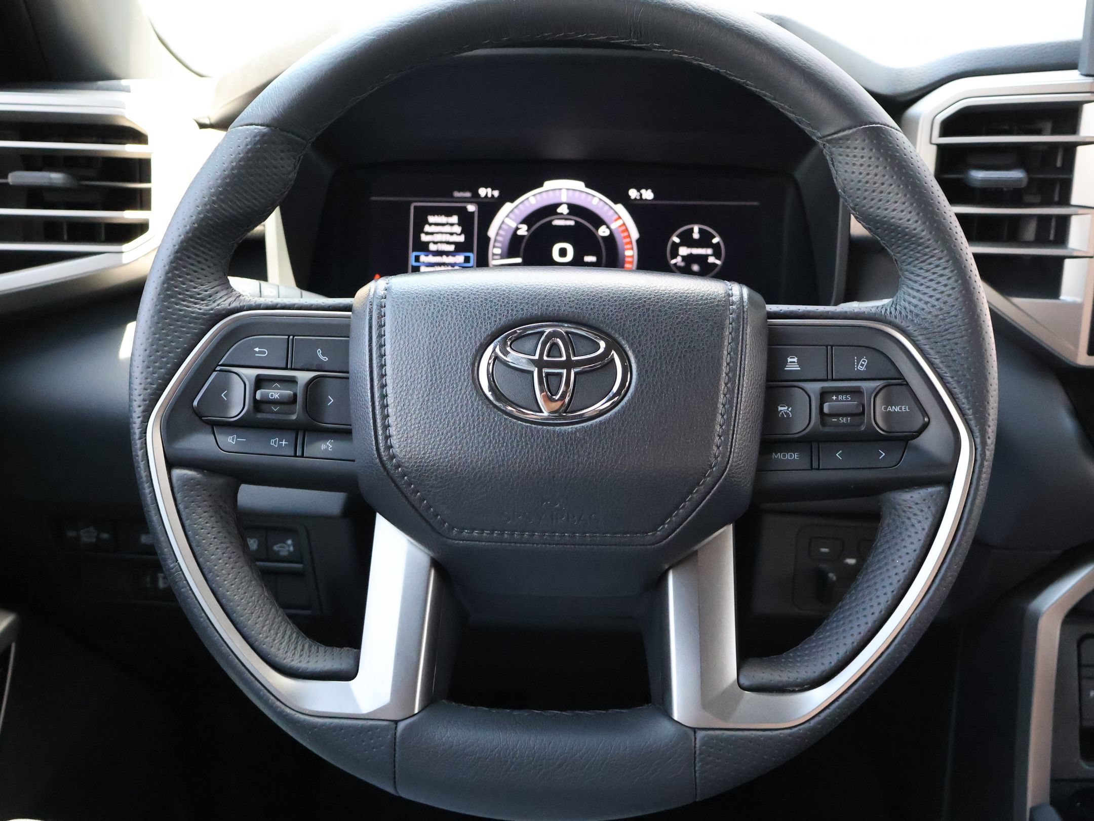 2025 Toyota Tundra Limited - Photo 13