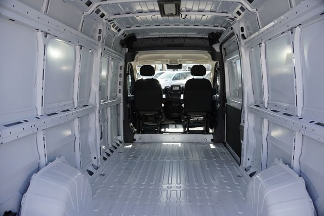 New 2026 Bright White Clear-Coat Exterior Paint RAM High Roof image 14