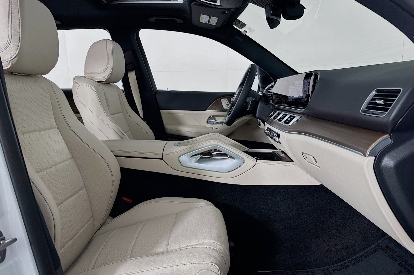 New 2026 MANUFAKTUR Moonlight White Metallic Mercedes-Benz GLE 350 SUV image 6