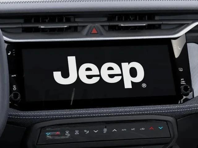 New 2026 Diamond Black Crystal Pearl-Coat Exterior Paint Jeep Laredo image 97