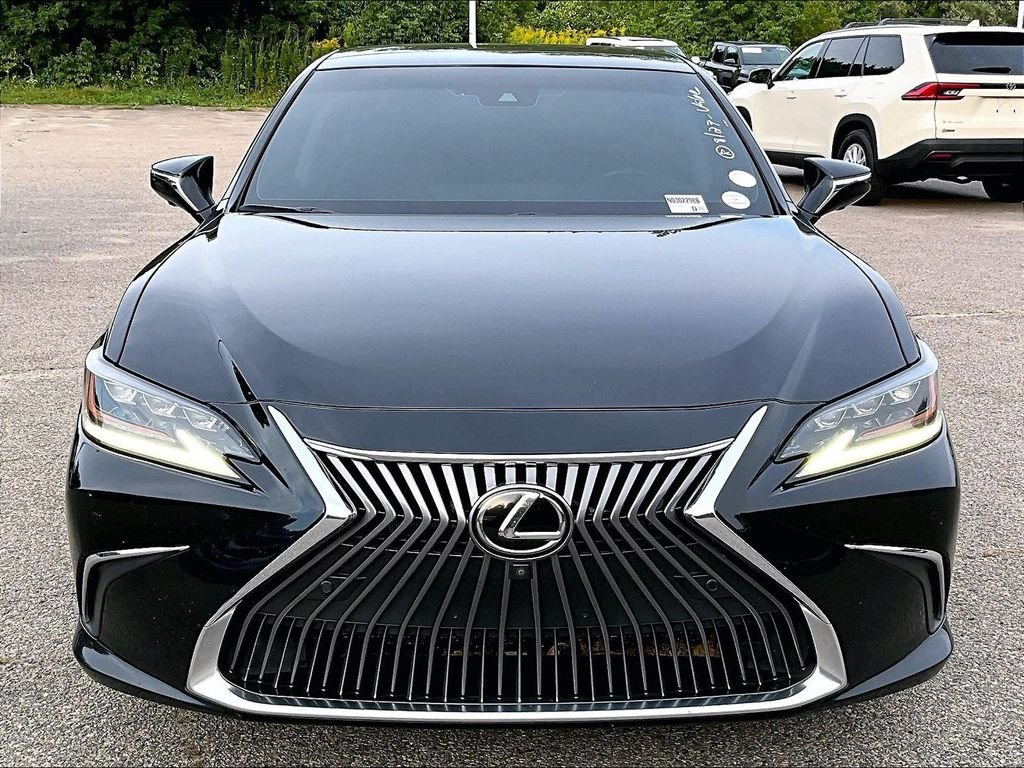 Used 2019 Black Lexus 350 Ultra Luxury image 2