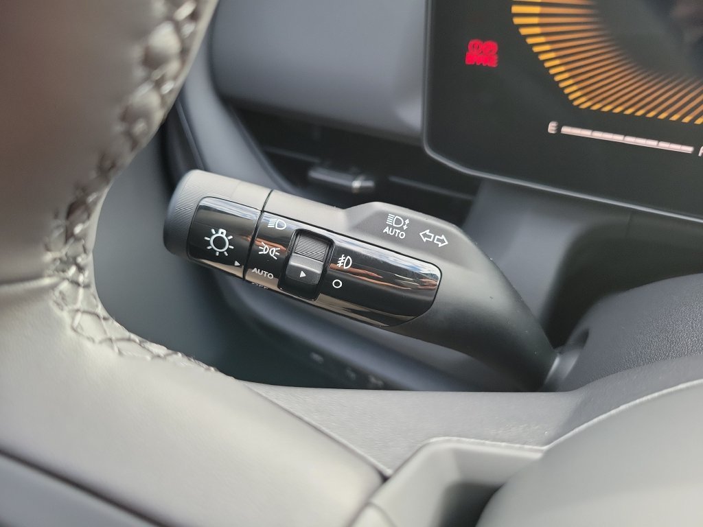 New 2027 Frost Blue / Black Roof Kia X-Line S image 27