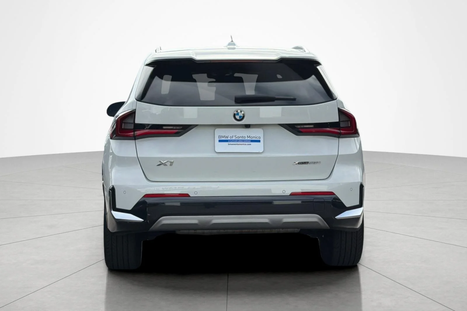 Used 2025 Alpine White BMW xDrive28i image 4