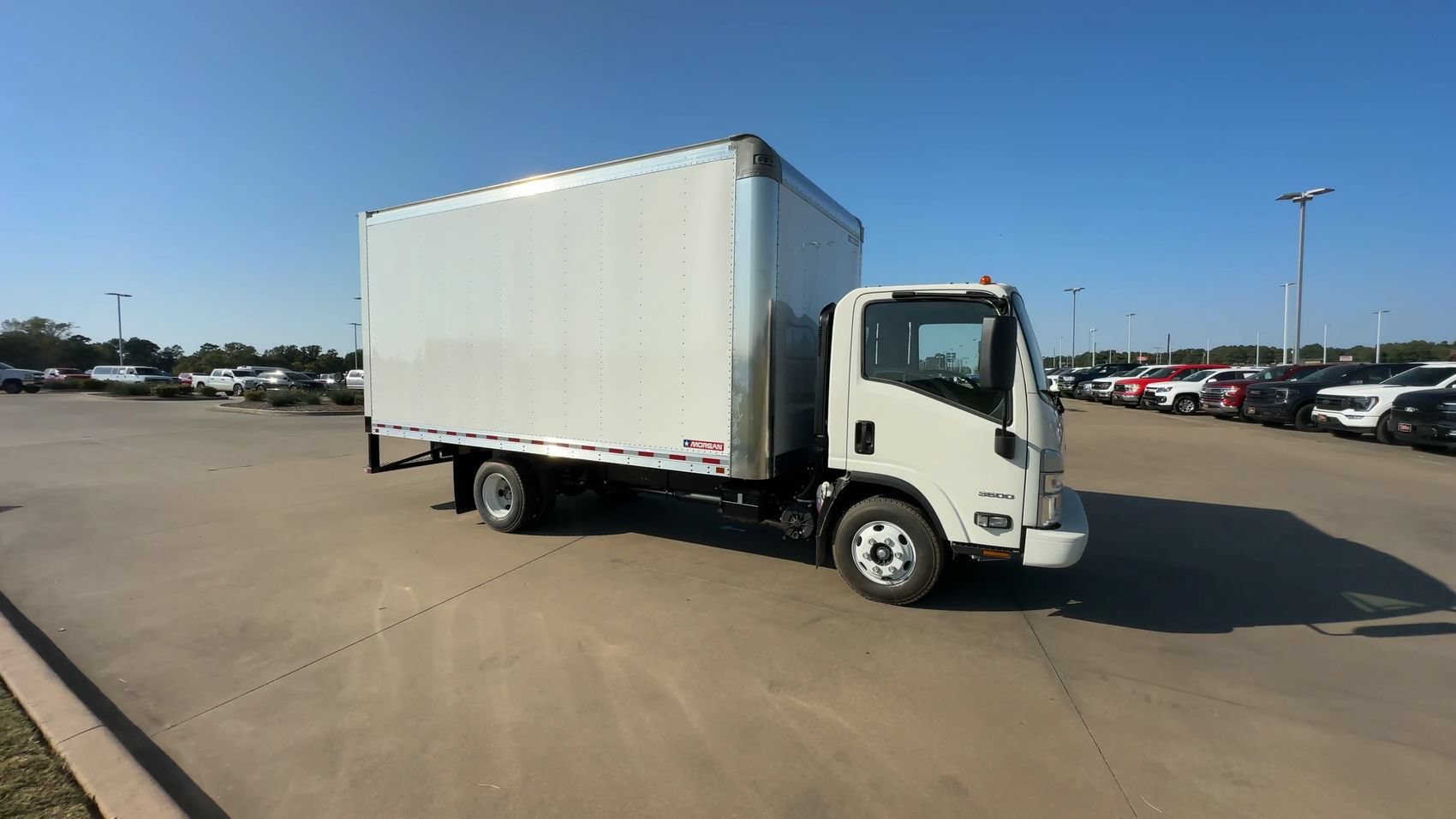 New 2024 Arc White Chevrolet  image 18