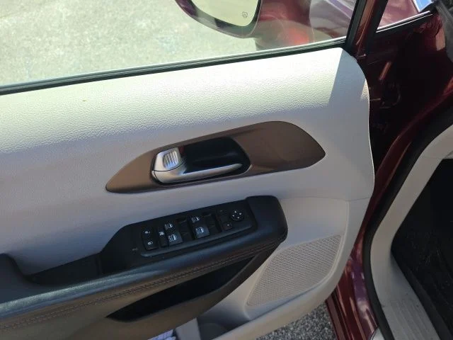 Used 2017 Red Chrysler Touring L Plus image 13