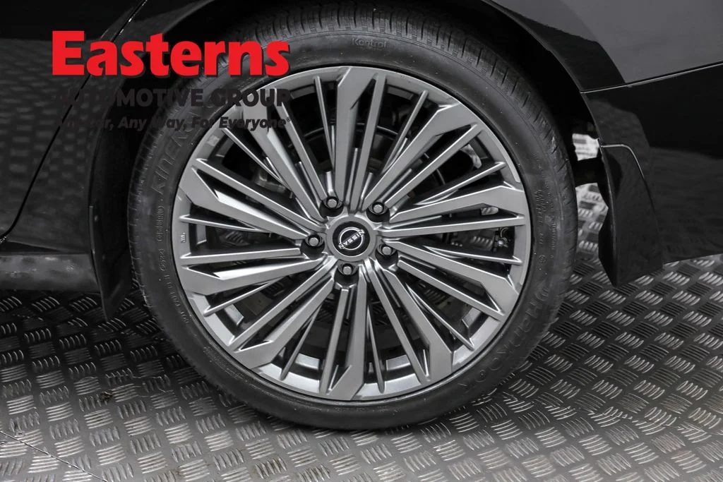 Used 2023 Black Nissan 2.5 SL image 33