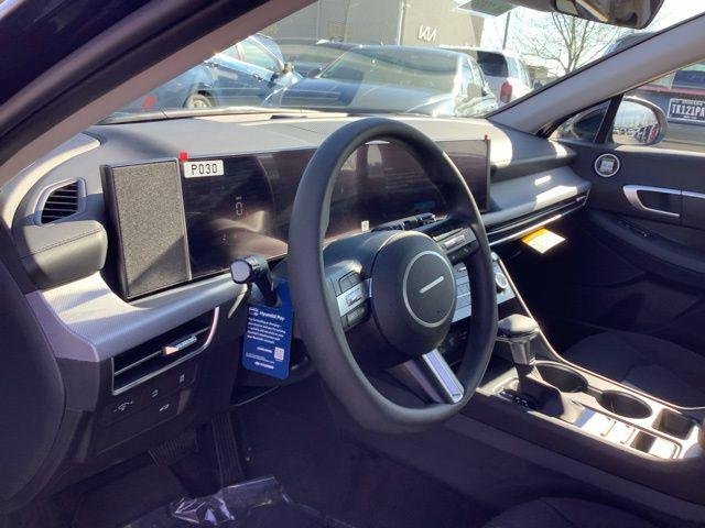 New 2026 Abyss Black Hyundai SE image 12