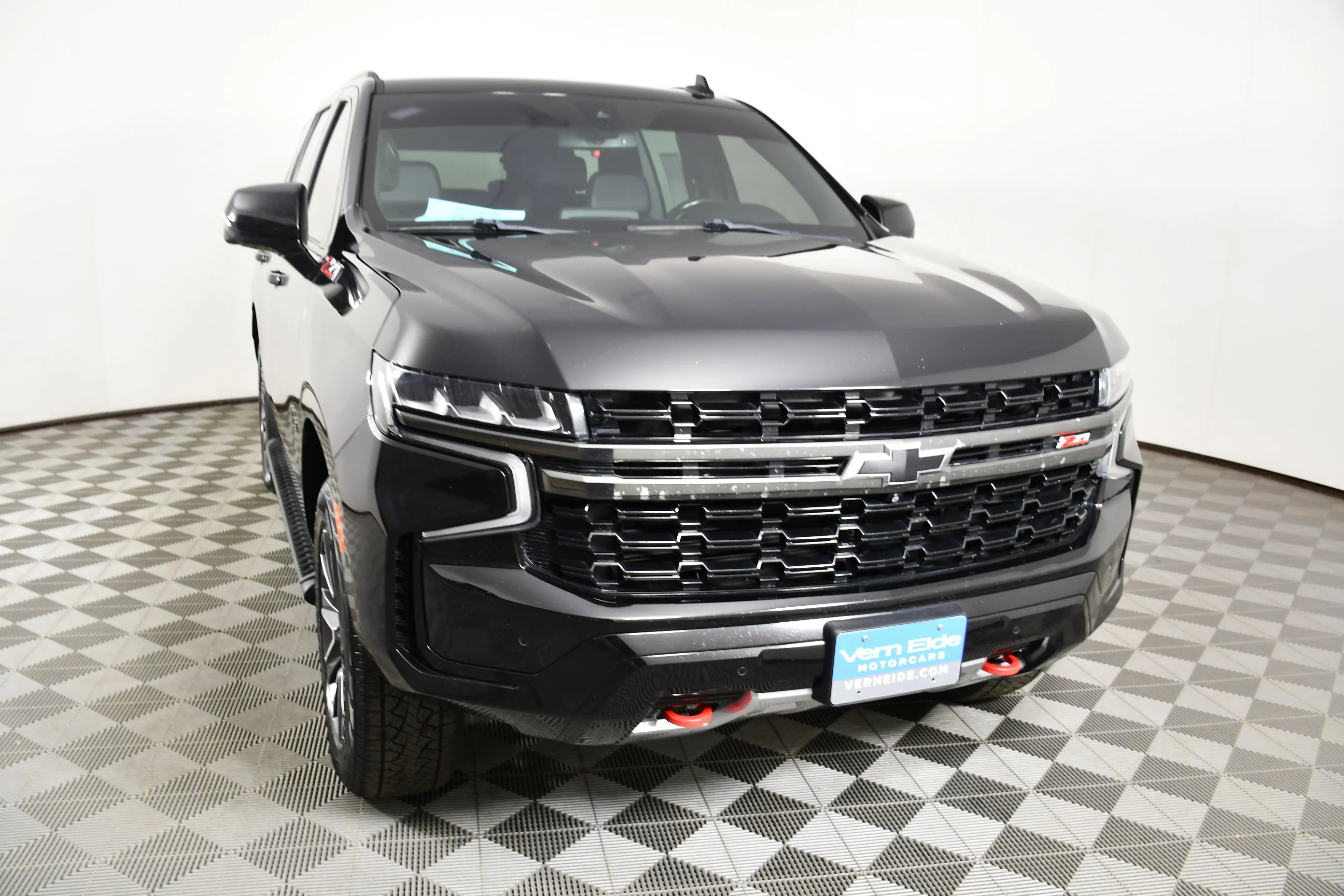 Used 2021 Black Chevrolet Z71 image 3