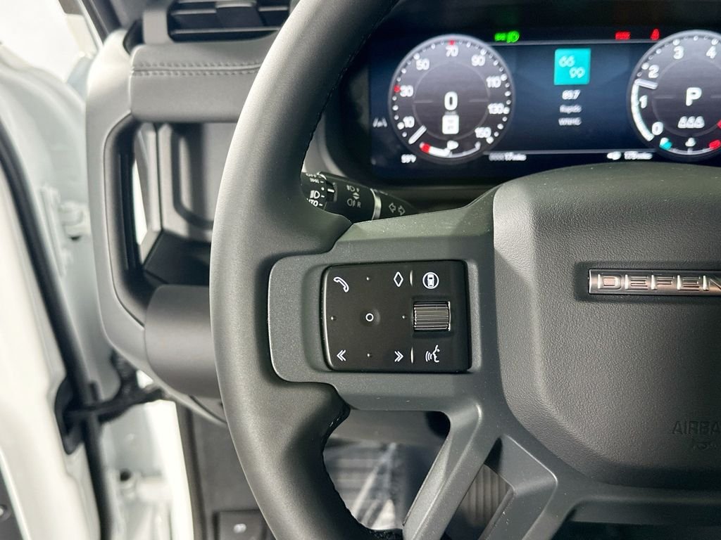2025 Land Rover Defender S - Photo 13