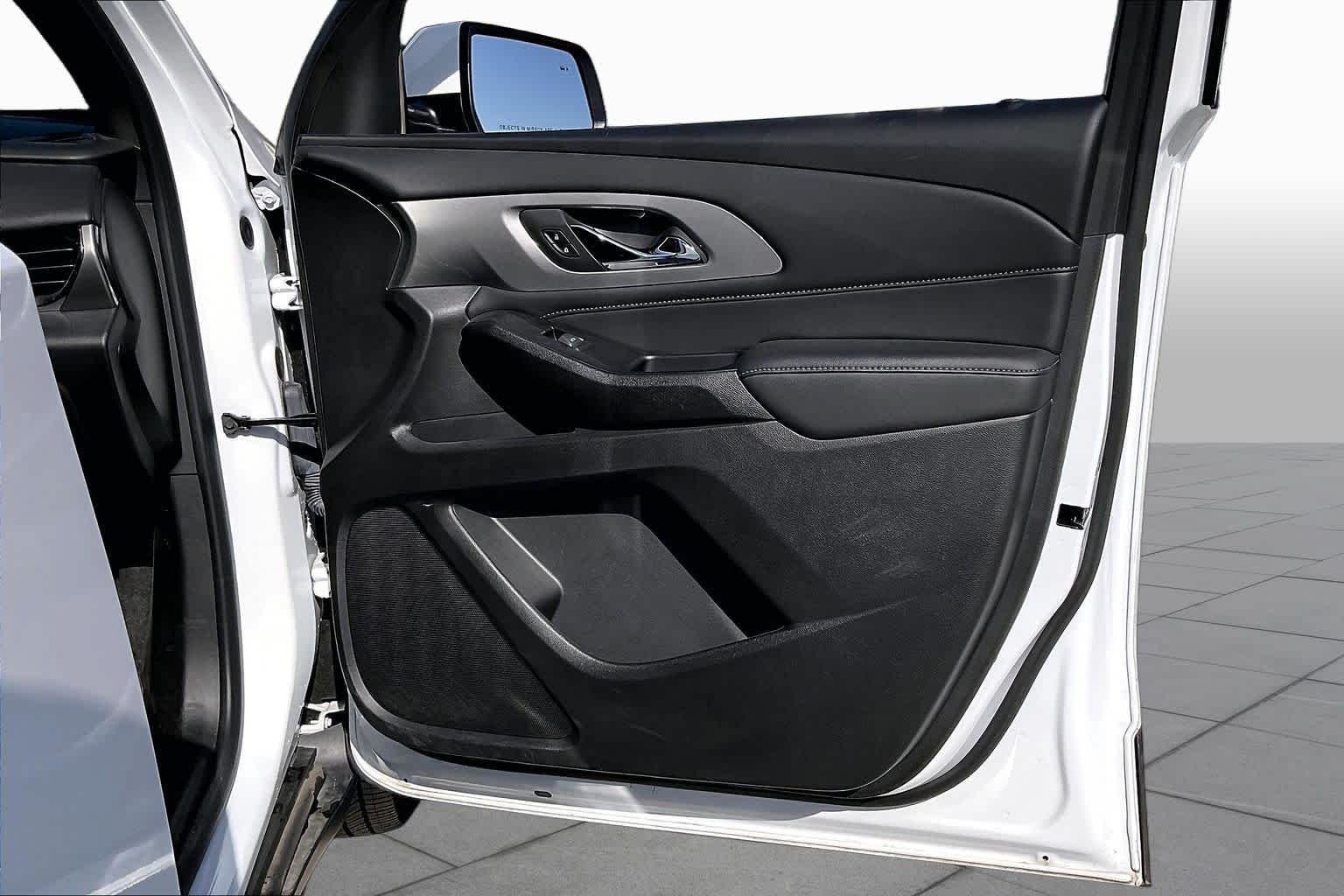 Used 2023 Summit White Chevrolet LT Cloth image 20