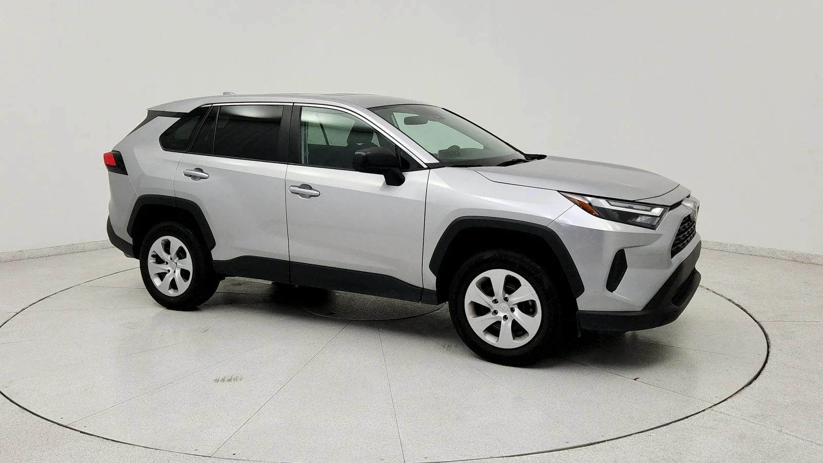 Used 2025 Silver Toyota LE image 9