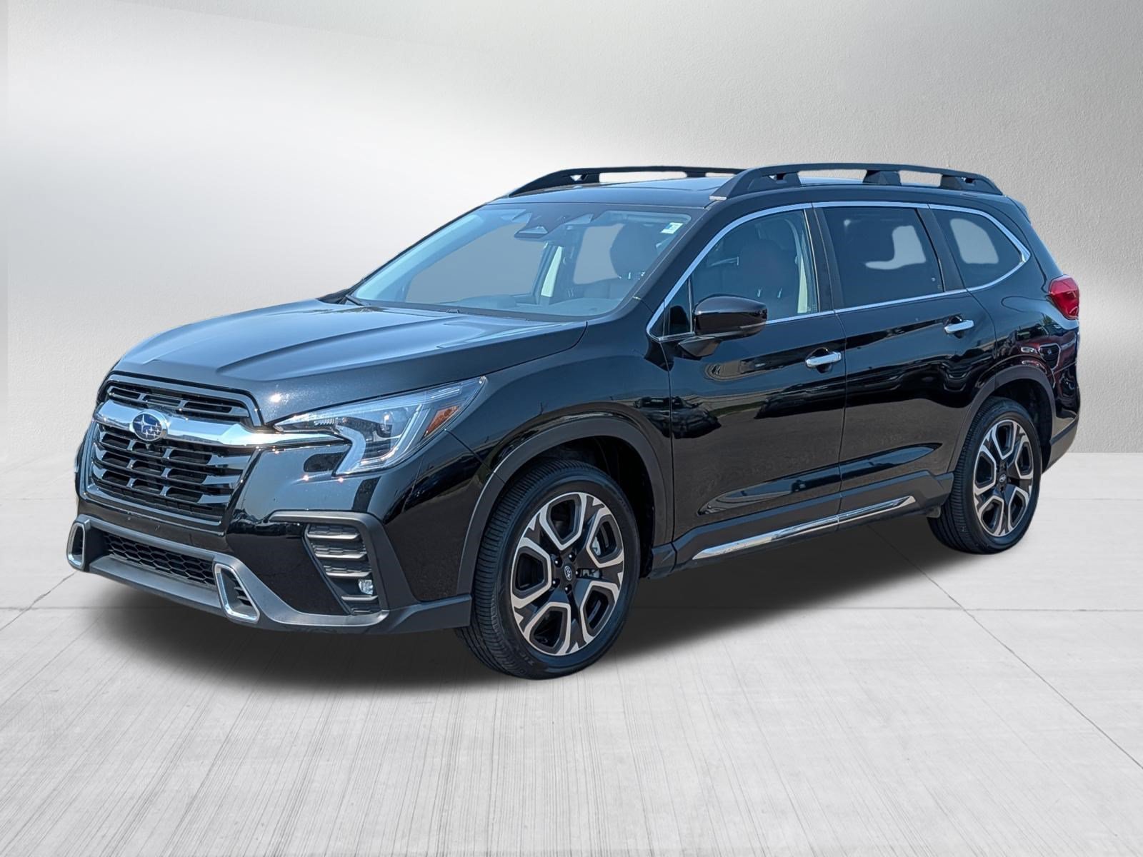 Used 2025 Crystal Black Silica Subaru Touring image 3