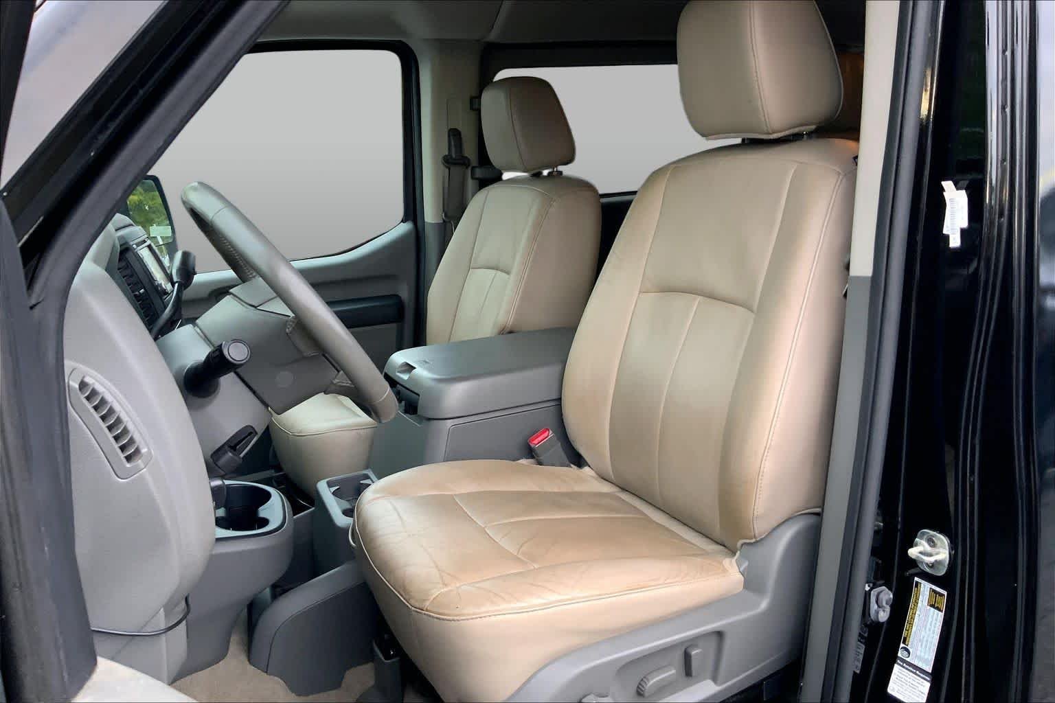 Used 2021 Super Black Nissan NV3500 HD SL image 7
