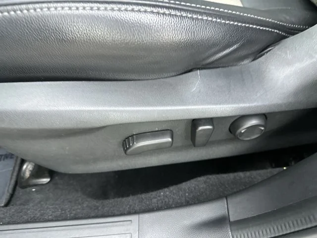 Used 2019 Black Subaru Premium image 12