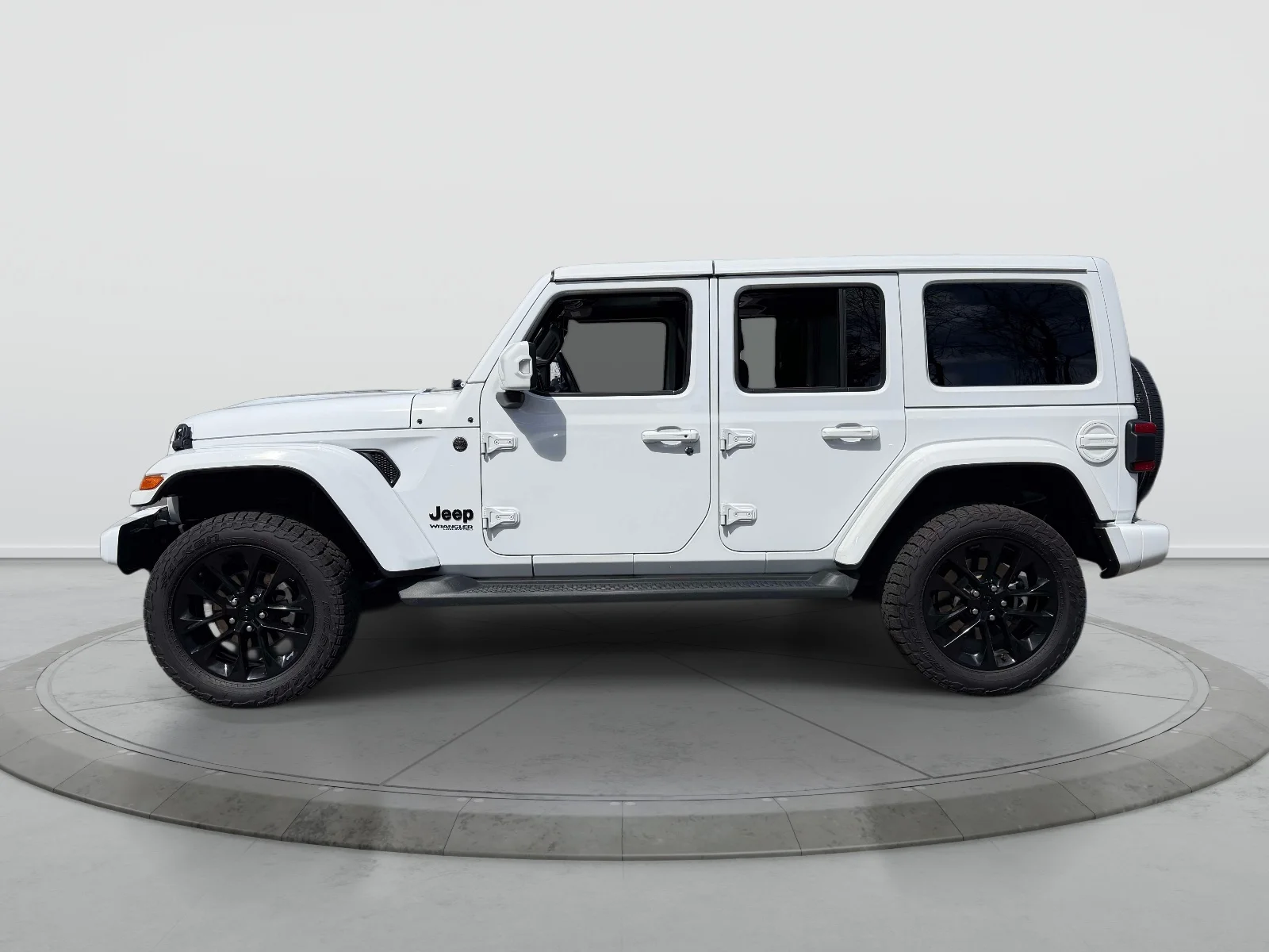 Used 2022 White Jeep Unlimited Sahara High Altitude image 4