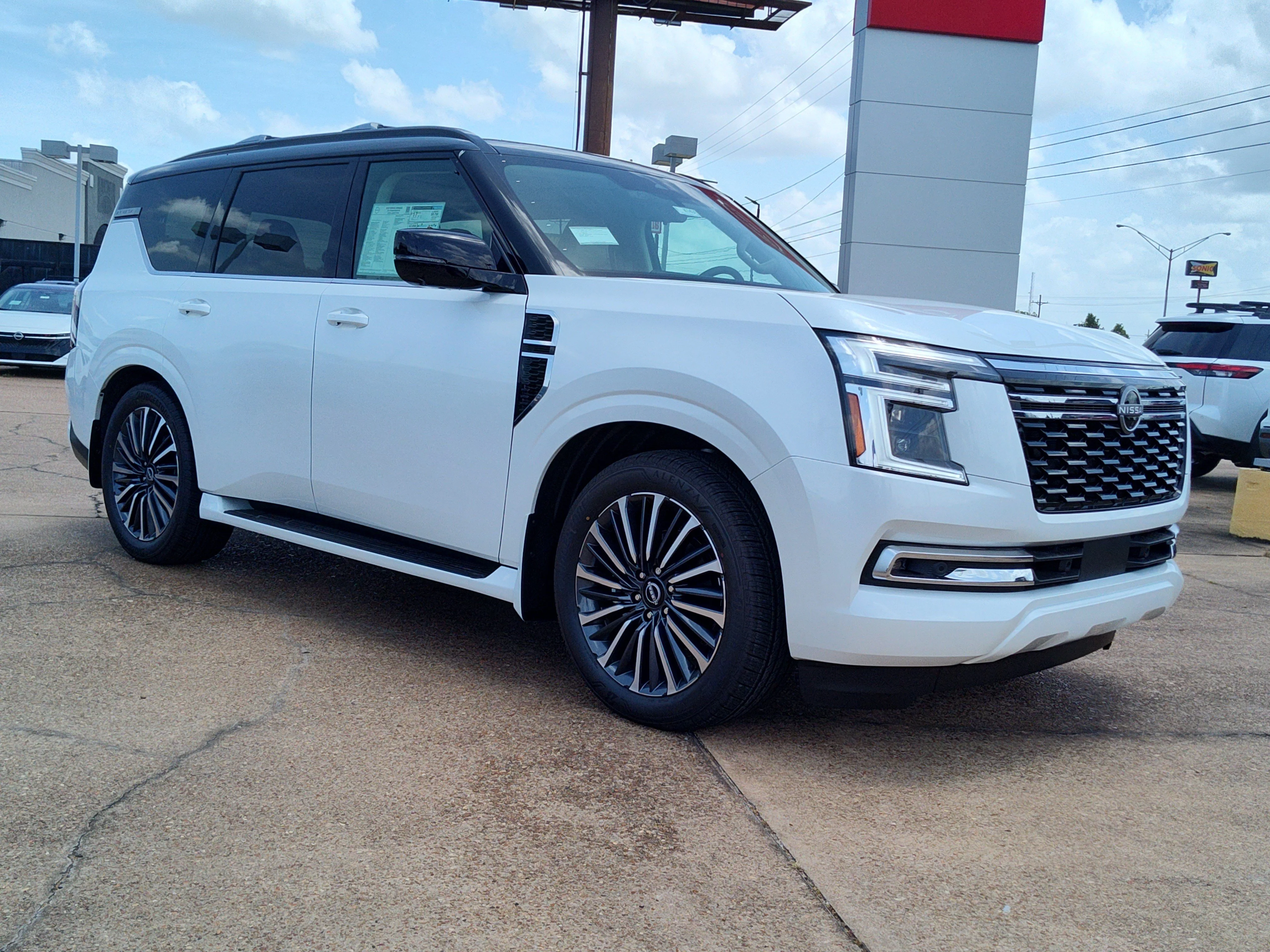 New 2026 Everest White TriCoat / Super Black Two-tone Nissan Platinum Reserve image 6