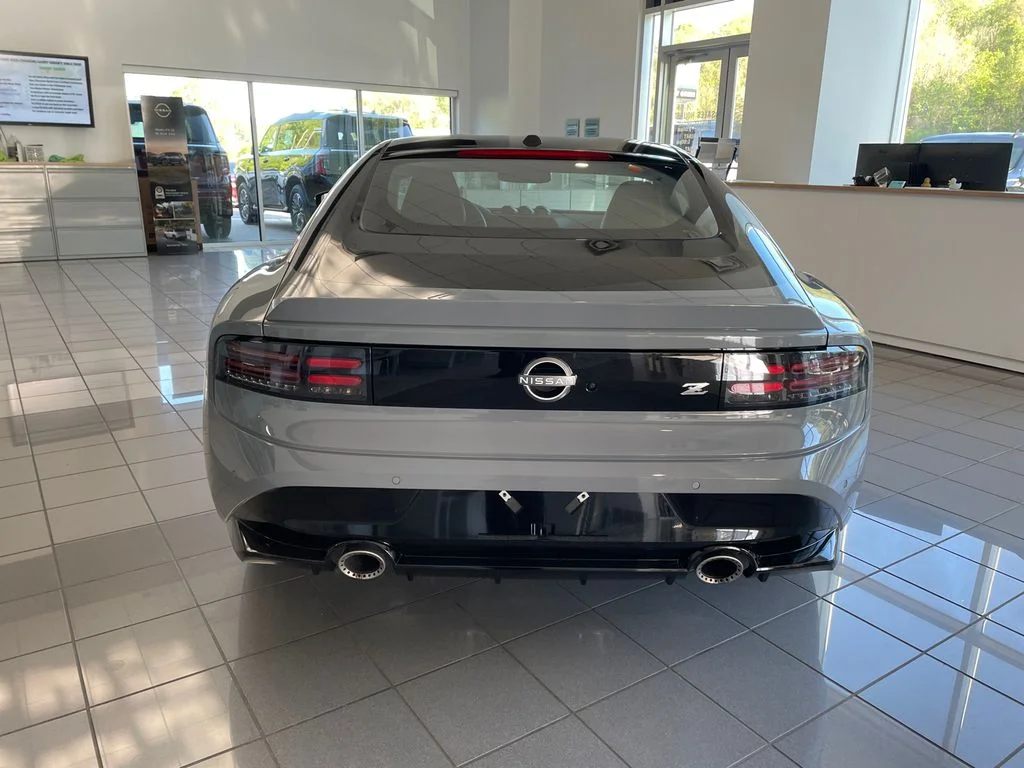 New 2026 Boulder Gray Pearl / Super Black Two-tone Nissan Performance image 6