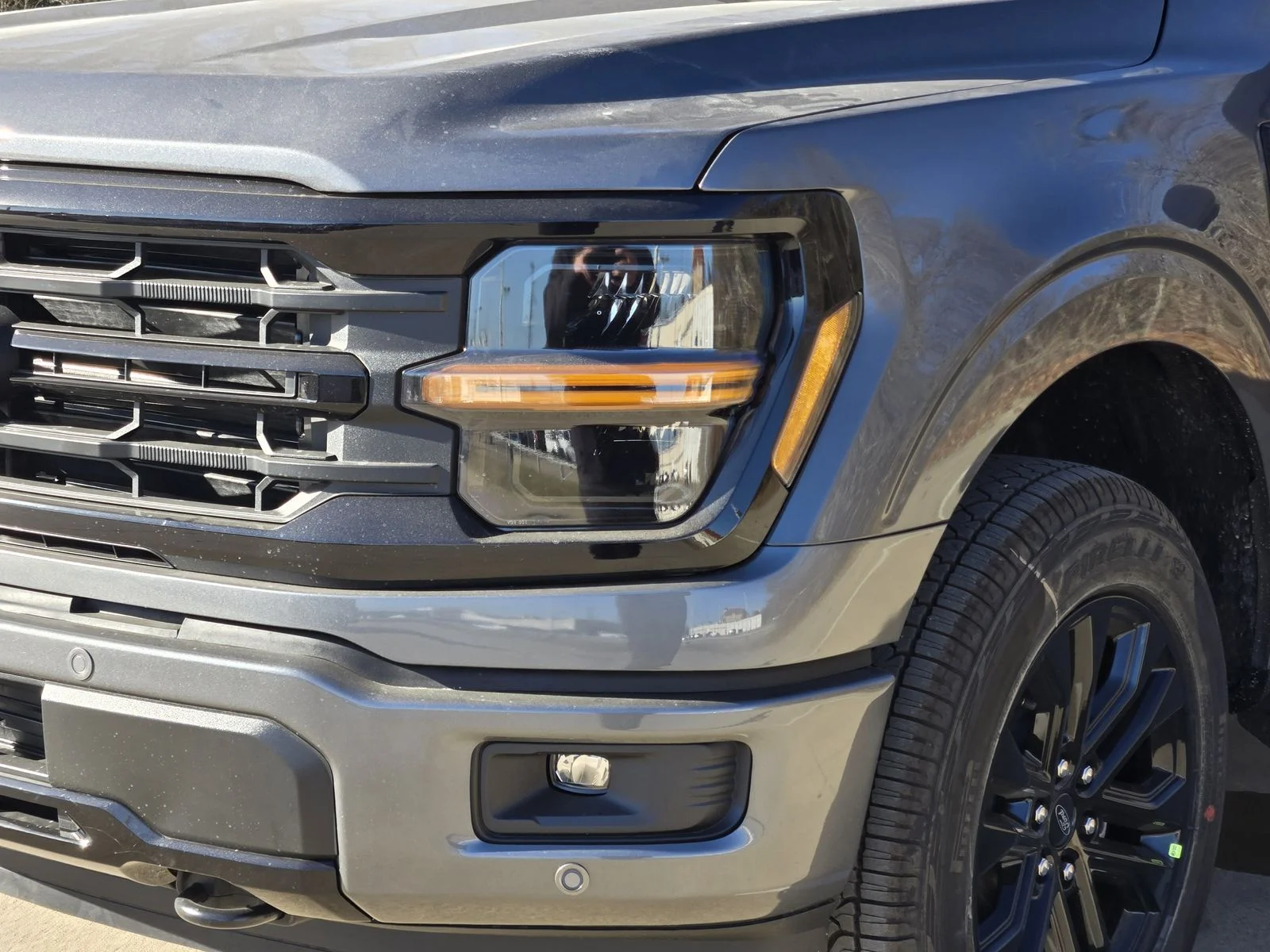 New 2026 Carbonized Gray Metallic Ford XLT image 5