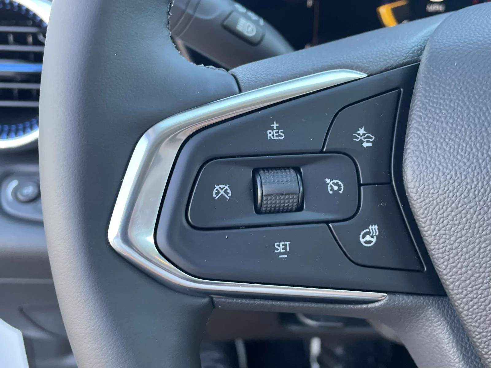New 2026 Summit White Chevrolet LT image 27