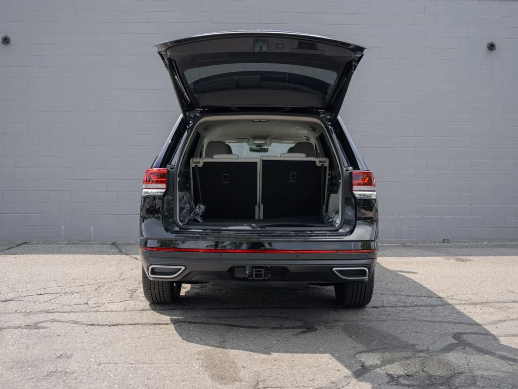 New 2026 Deep Black Pearl Volkswagen 2.0T SE W/TECHNOLOGY image 6