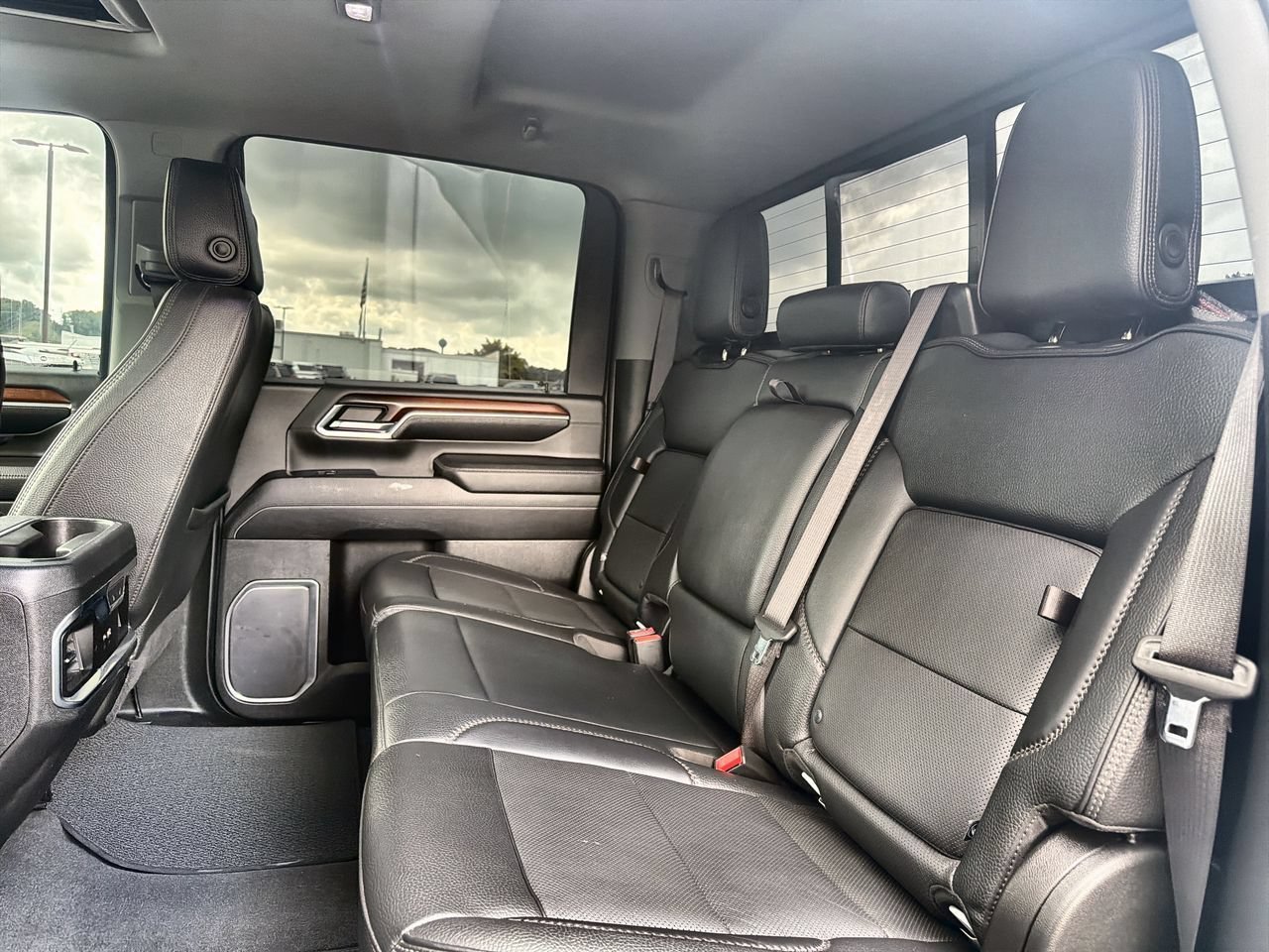 Used 2024 White Frost Tricoat GMC Denali image 20