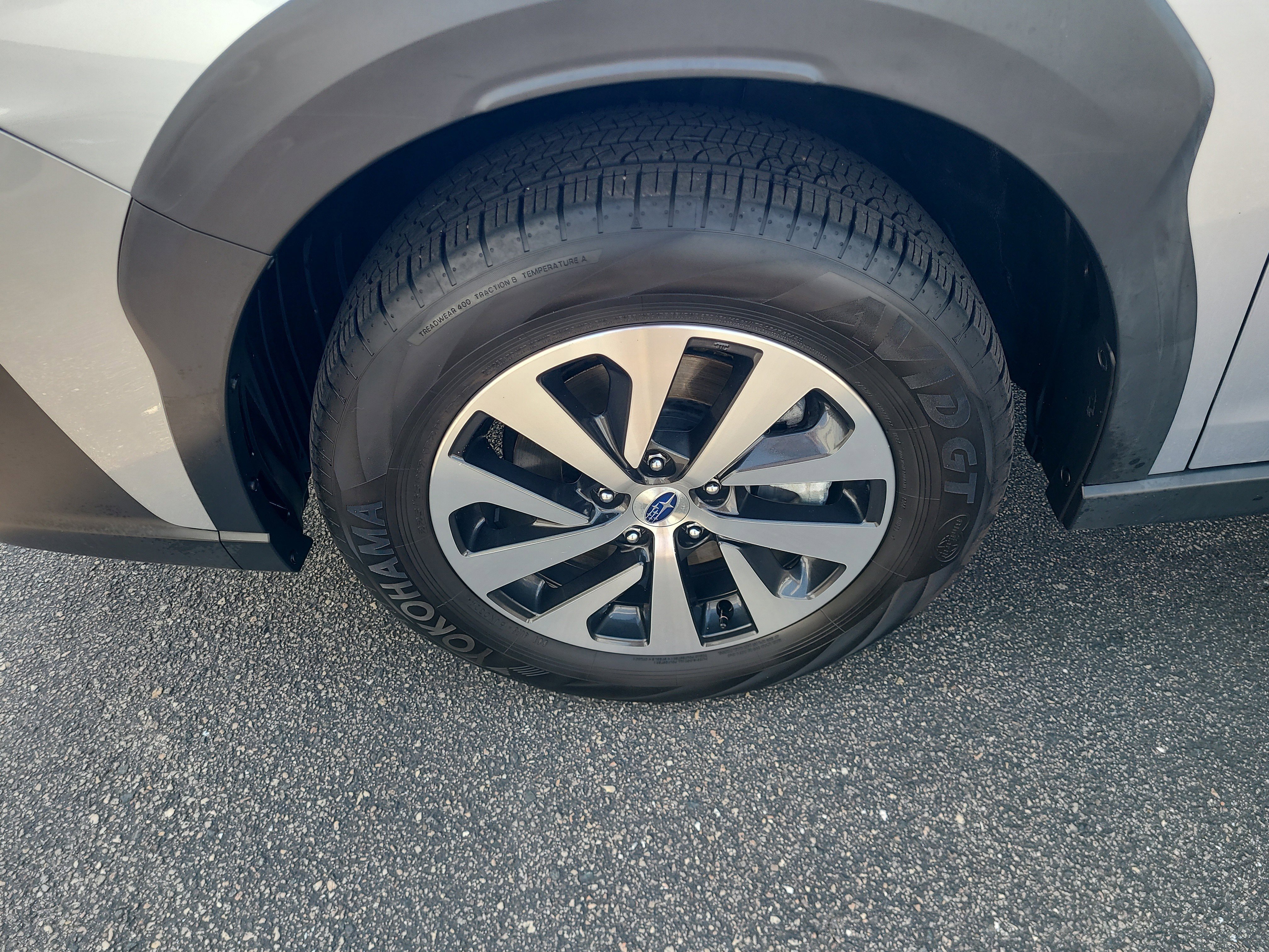 Used 2025 Ice Silver Metallic Subaru Premium image 5