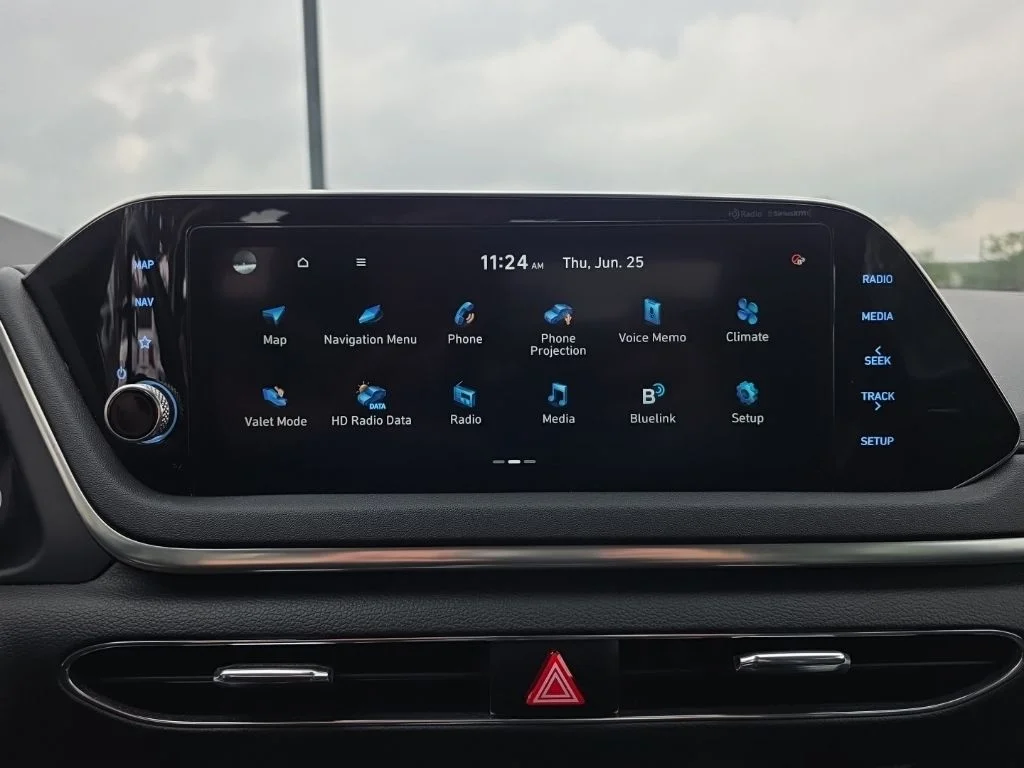 Used 2023 Red Hyundai SEL image 17