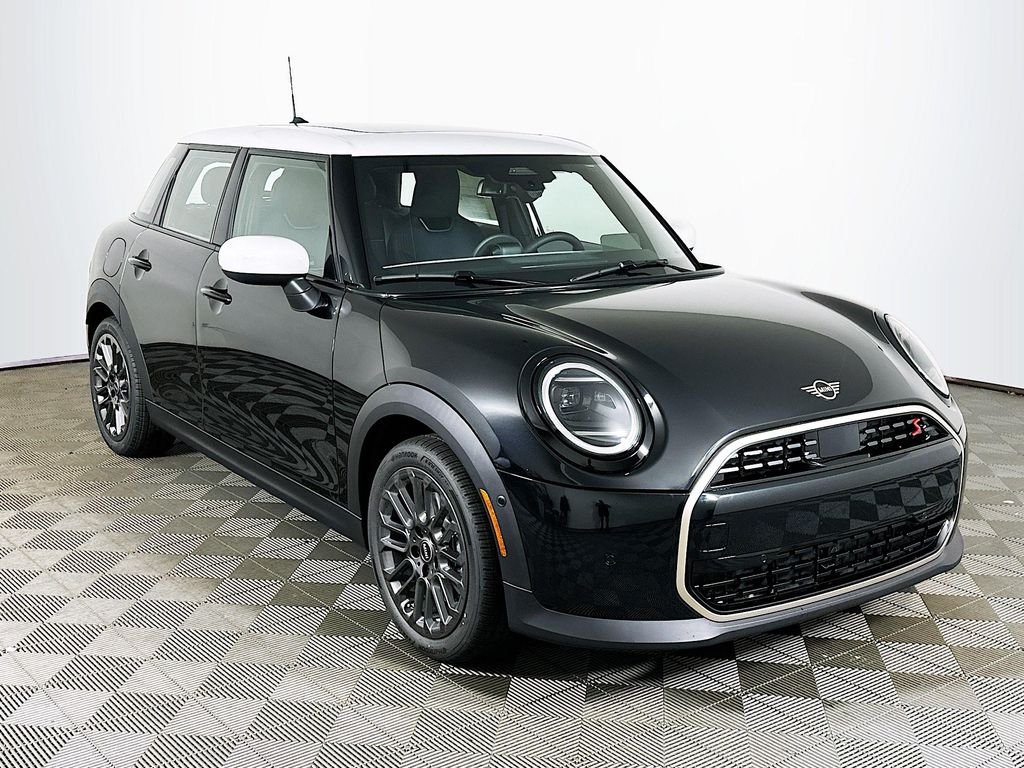 New 2026 Midnight Black MINI Signature Plus image 3