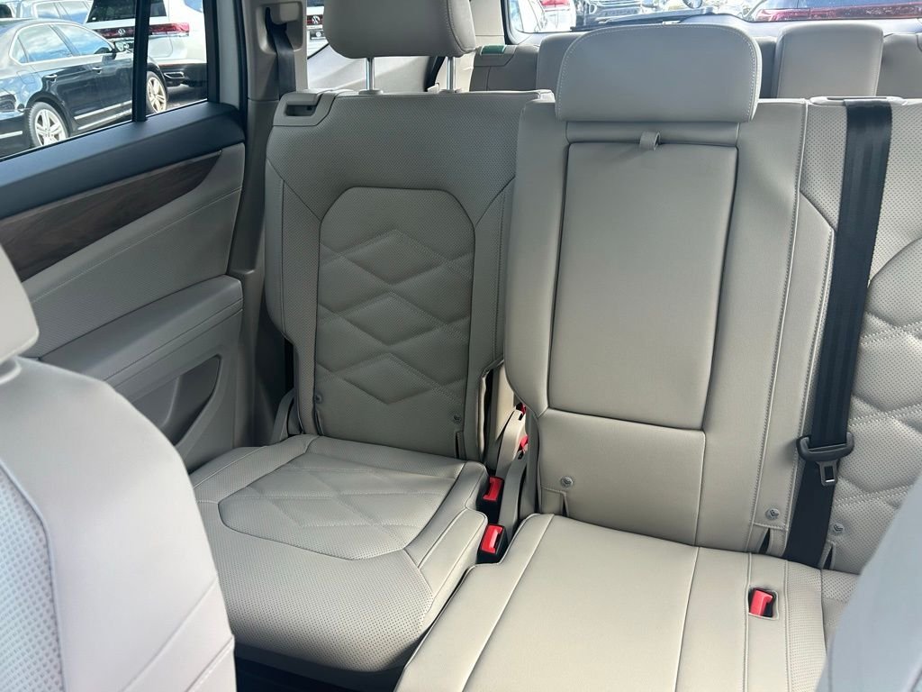 New 2026 Silver Volkswagen SE w/Technology image 11