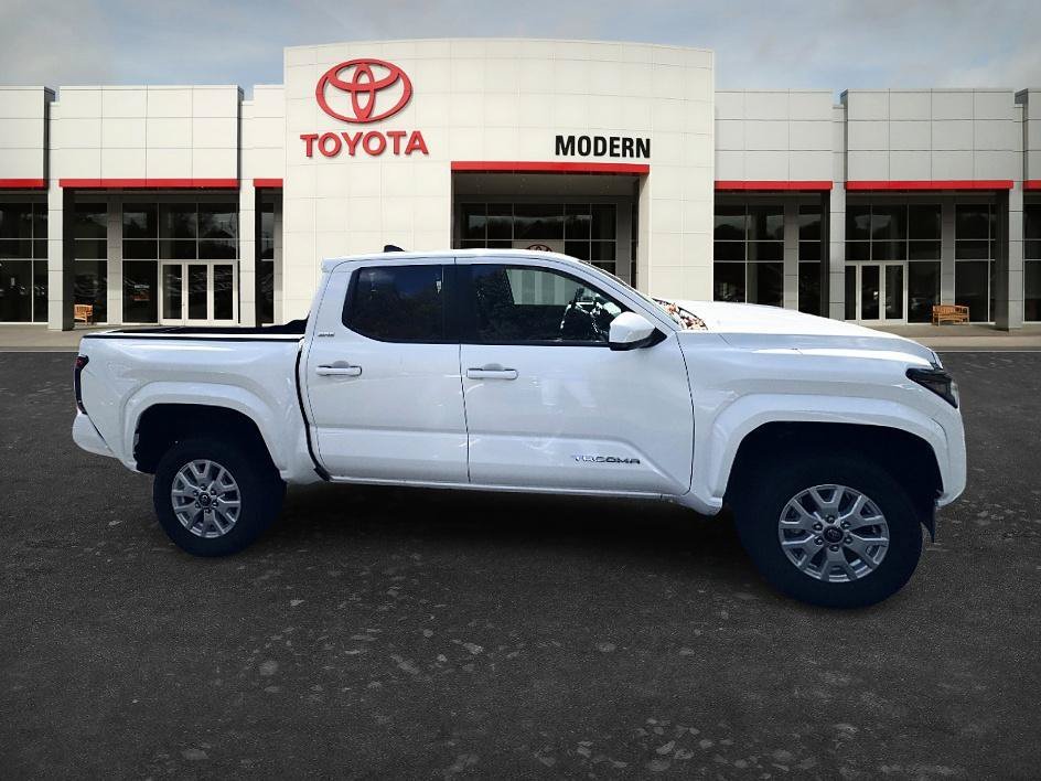 Used 2026 Ice Toyota SR5 image 4