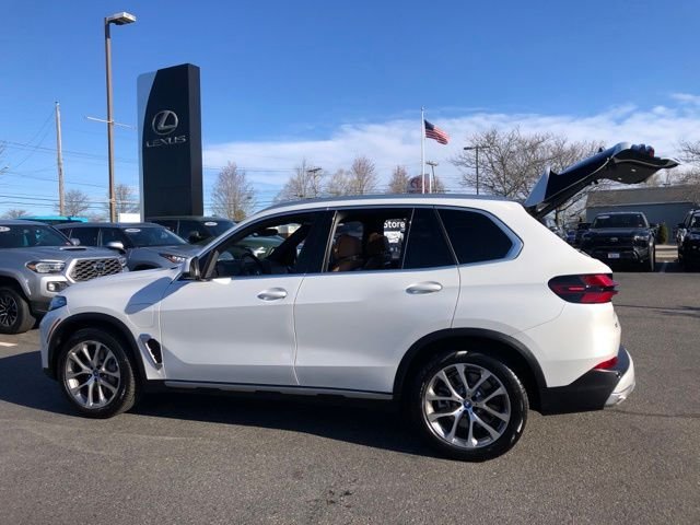 Used 2025 White BMW xDrive50e image 9