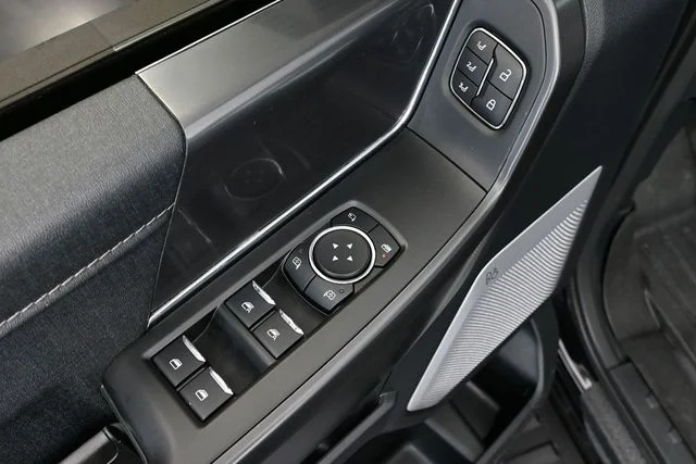 2025 Ford F-150 Lariat - Photo 22