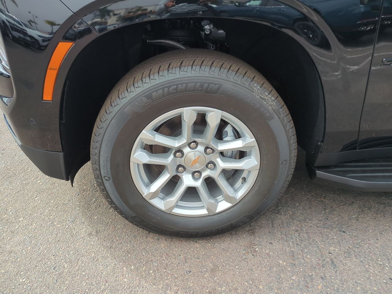 2026 Chevrolet Suburban LS - Photo 32