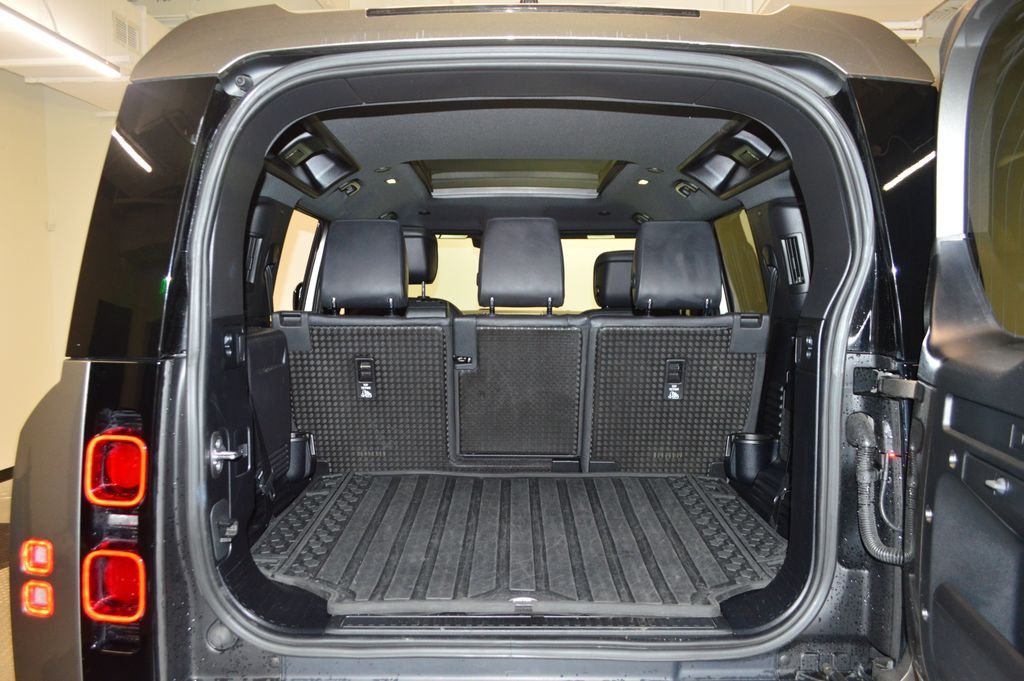 Used 2022 Gray Land Rover XS Edition image 35