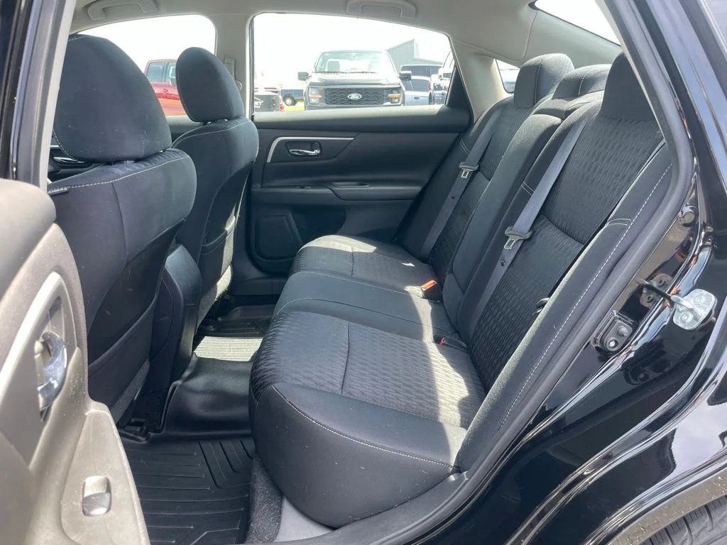 Used 2017 Super Black Clearcoat Nissan 2.5 SV image 8