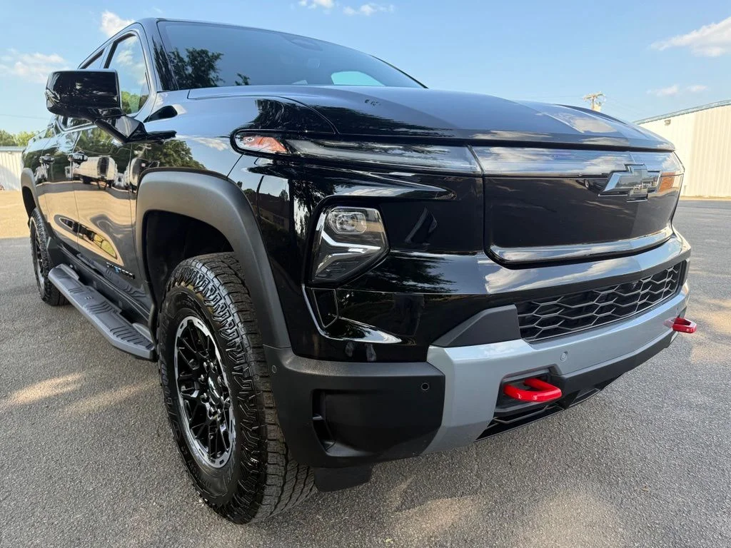 Used 2026 Black Chevrolet Trail Boss image 7