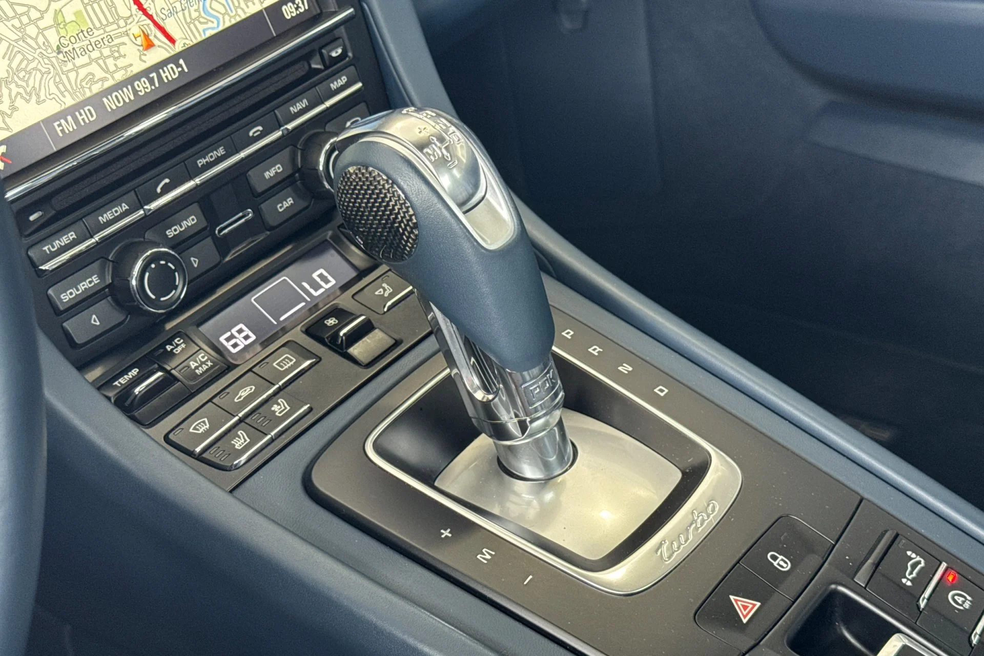 Used 2015 White Porsche Turbo image 23