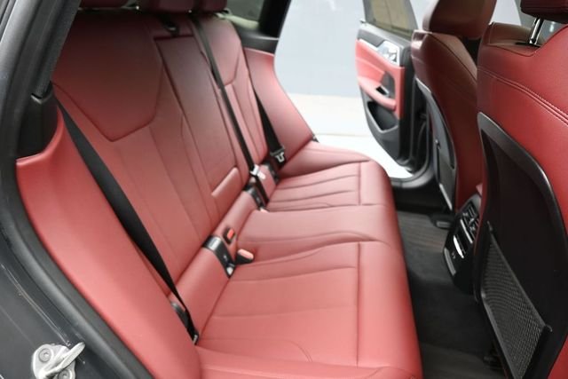 Used 2023 Gray BMW eDrive40 image 29