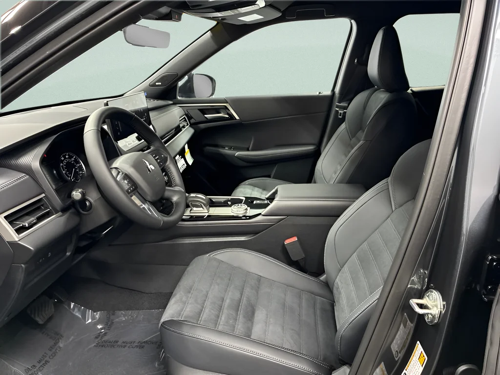 New 2026 Graphite Gray Mitsubishi LE 1.5T S-AWC image 19