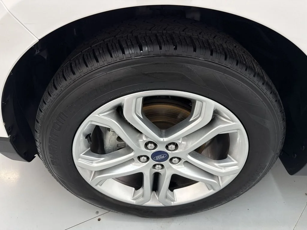 Used 2018 White Platinum Clearcoat Metallic Ford Titanium image 33