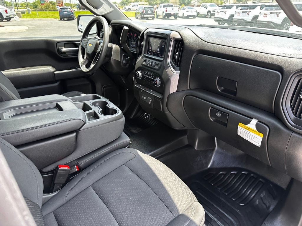 Used 2024 White Chevrolet WT image 33