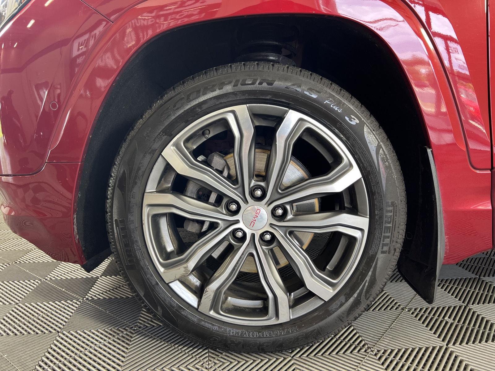 Used 2018 Red Quartz Tintcoat GMC Denali image 35