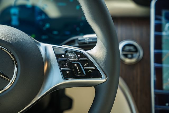 New 2026 Polar White Mercedes-Benz GLC 300 image 27