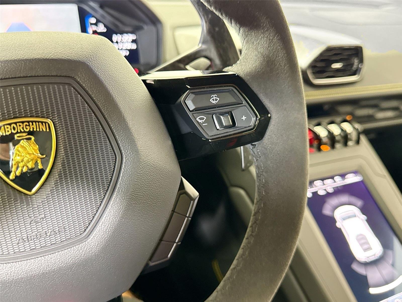 Used 2022 Bianco Canopus Lamborghini  image 24