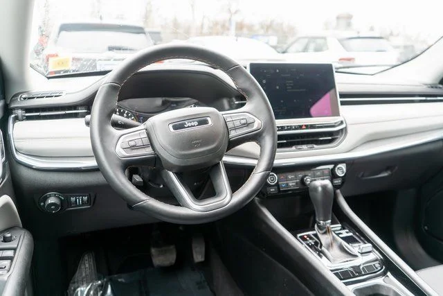 Used 2022 White Jeep Limited image 13