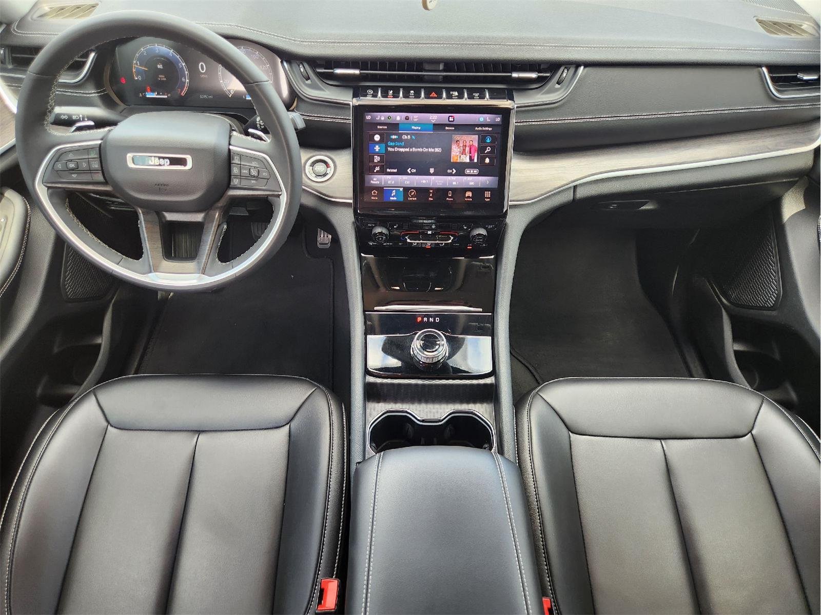 2023 Jeep Grand Cherokee L photo 27 of 35